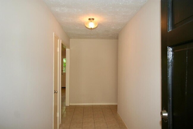 Building Photo - 2514 Rolling Glen Dr