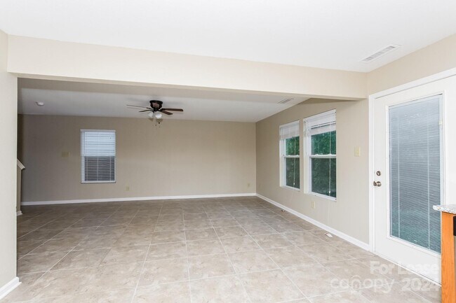Foto del edificio - 4470 Kellybrook Dr