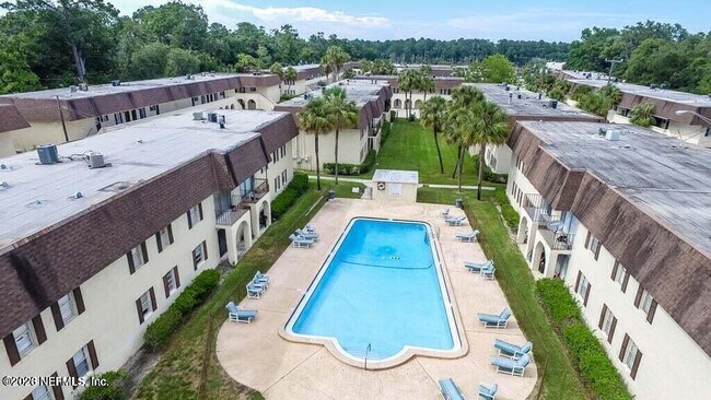 Building Photo - 1540 El Prado Rd