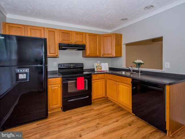 Foto del edificio - 6321 Harris Heights Ave