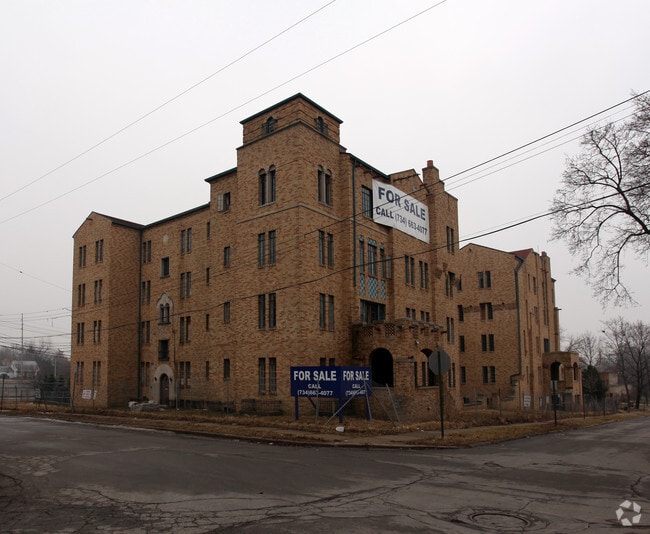 Building Photo - Casa Del Rey Apartments