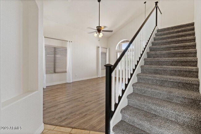 Building Photo - 7415 W Lone Cactus Dr