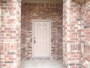 Building Photo - 2031 Treasure Mountain Dr