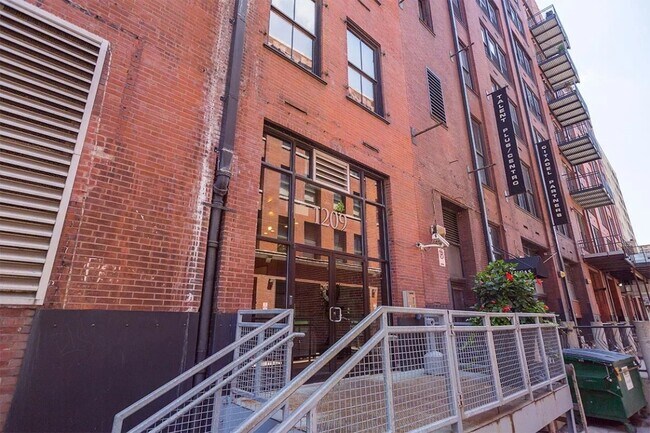 Foto del edificio - 1209 Washington Ave