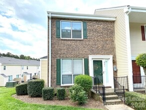 Building Photo - 1931 Lancer Ct