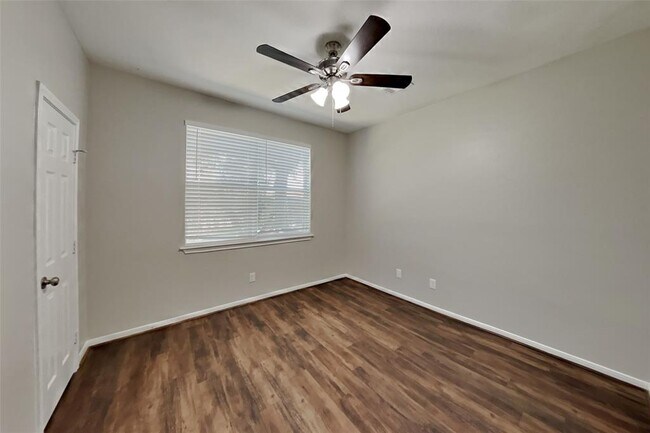 Building Photo - 6307 Briar Cross Ct