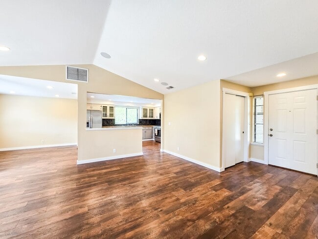 Building Photo - 3BD 2BA Rambler