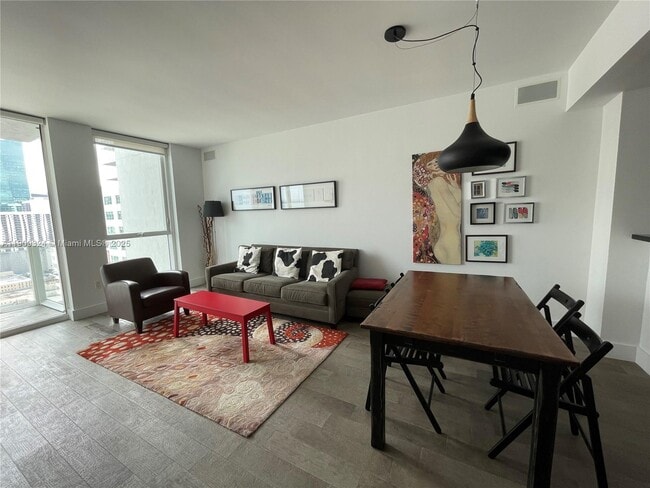 Foto del edificio - 244 Biscayne Blvd