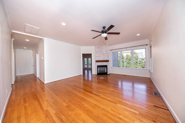 Foto del edificio - One level living in Williamsburg!