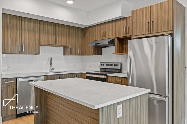 Building Photo - 1036 Coronation Ave