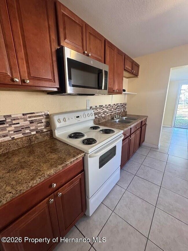 Foto del edificio - 708 Hazel Ave