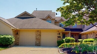 Building Photo - 18182 Blue Heron Dr