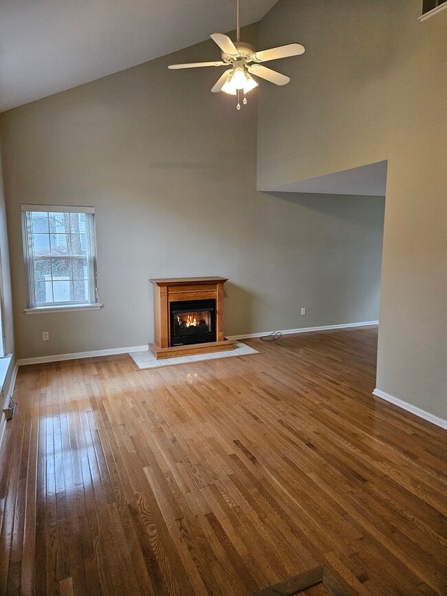 Building Photo - 16 Woodthrush Ct