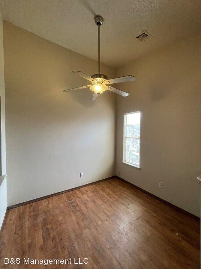 Building Photo - 2 br, 1.5 bath House - 8219 S. Klein Ave