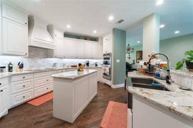 Foto del edificio - 131 Lakeway Ln