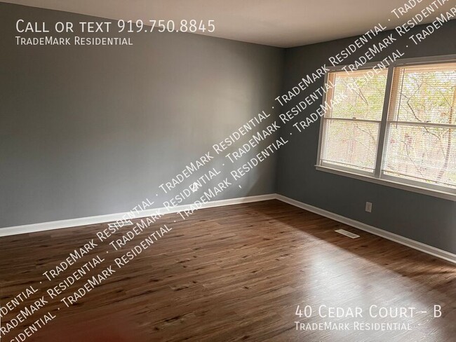 Building Photo - Adorable 2 bedroom 1 bath duplex near UNC ...