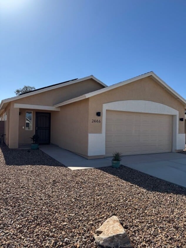East- NEW BUILD 3 Bedroom rental homes! - East- NEW BUILD 3 Bedroom rental homes!