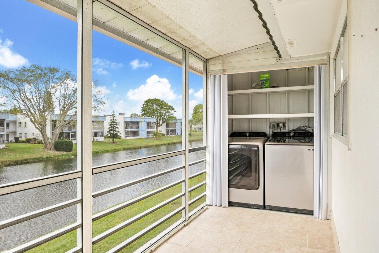 Foto principal - 369 Saxony Ln