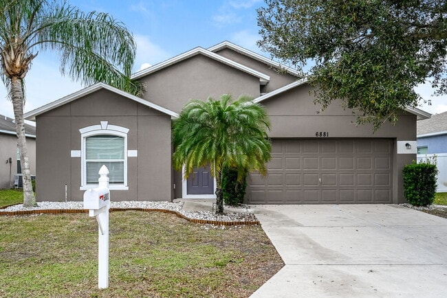 Building Photo - 6881 Glenbrook Dr