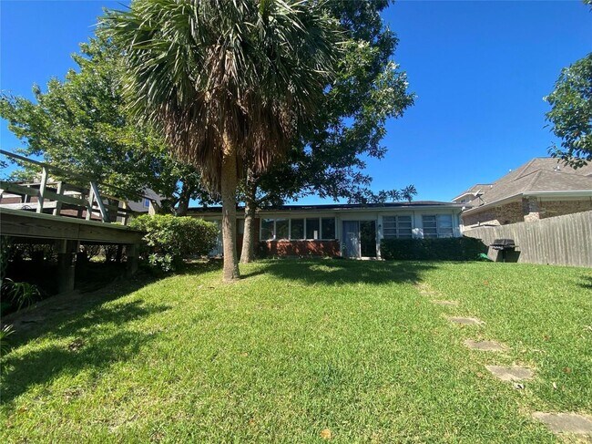 Foto del edificio - 16 Harbor Ln