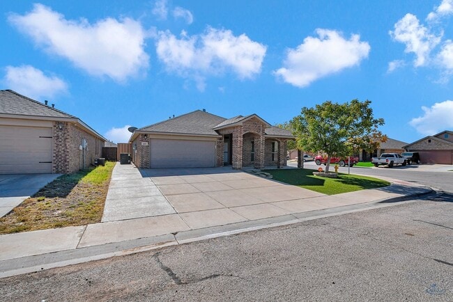 Building Photo - 410 E 97th St