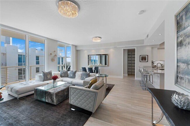Building Photo - 2831 N Ocean Blvd