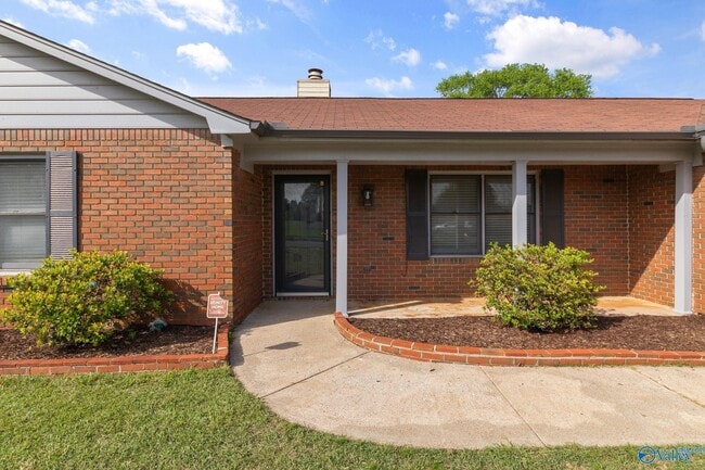 Foto del edificio - 1011 Sandy Springs Rd NW