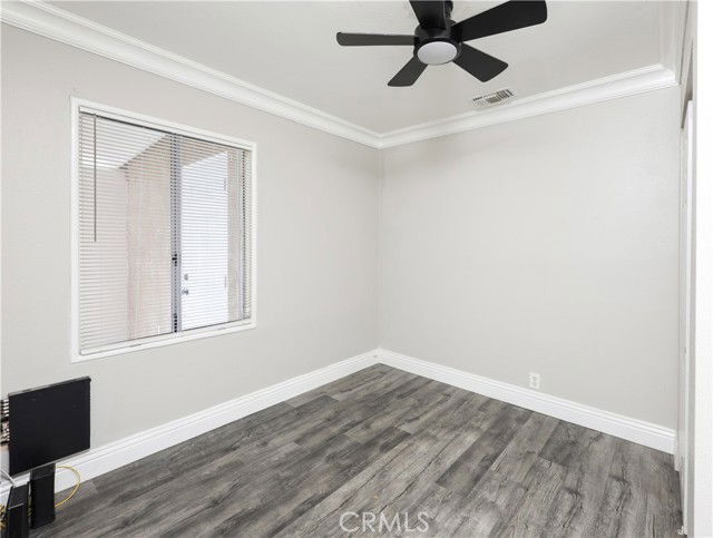 Foto del edificio - 8740 Byers St