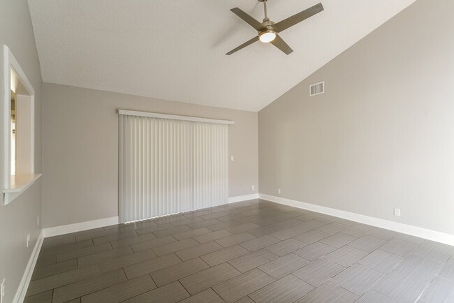 Building Photo - 11841 Hickorynut Dr