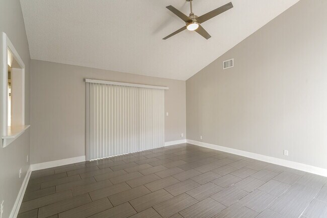 Foto del edificio - 11841 Hickorynut Dr