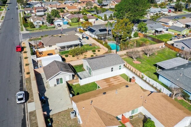 Foto del edificio - 3261 Cole Ave