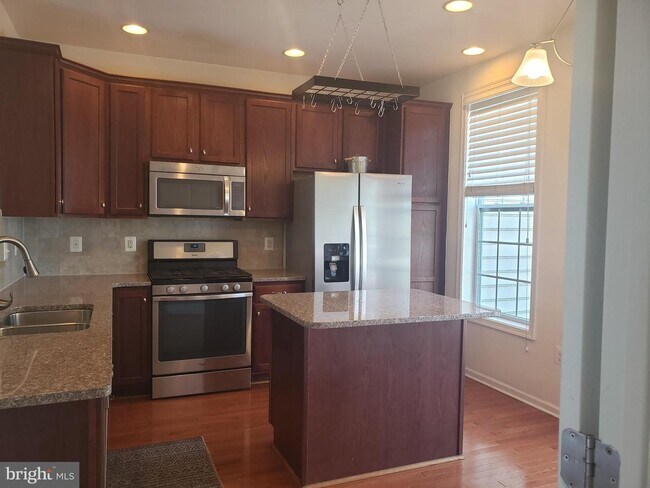Building Photo - 43158 Whelplehill Terrace