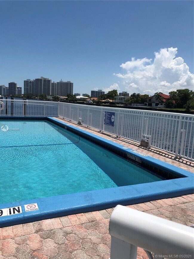Foto del edificio - 1913 S Ocean Dr