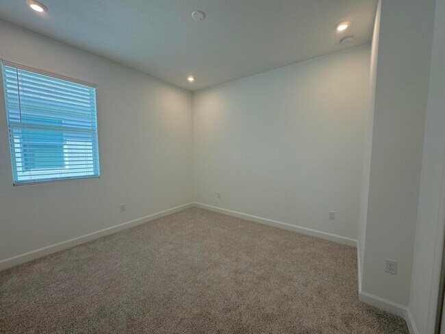 Foto del edificio - 14285 Murney Wy