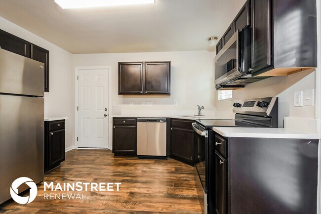 Foto del edificio - 828 Brentwood Pk Ln