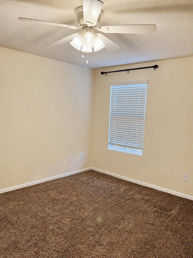 Building Photo - 228 Brooklet Cir