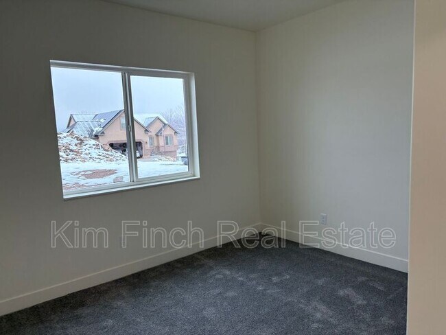 Building Photo - 202 N 910 E