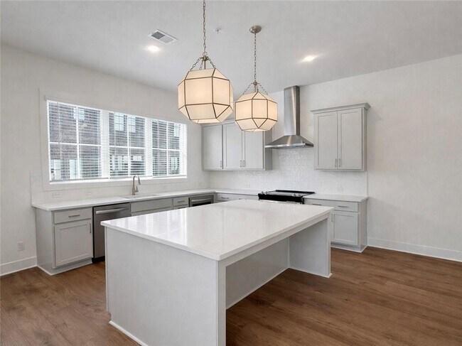 Foto del edificio - 2640 Mackintosh Ct