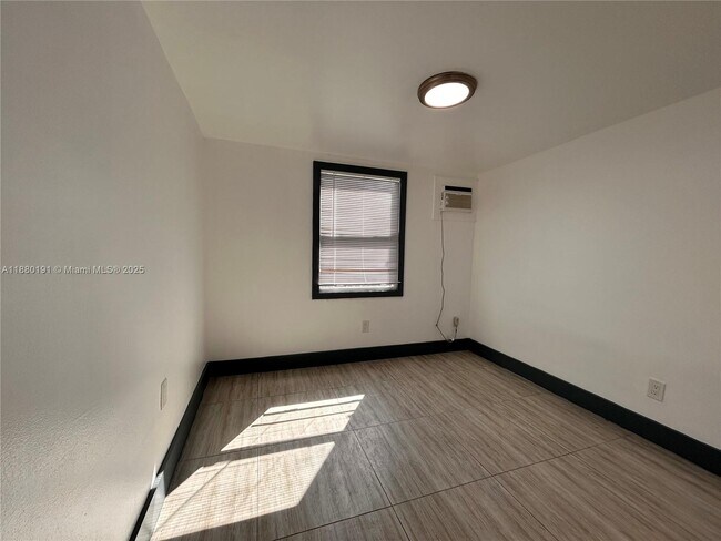 Foto del edificio - 1928 Wilson St