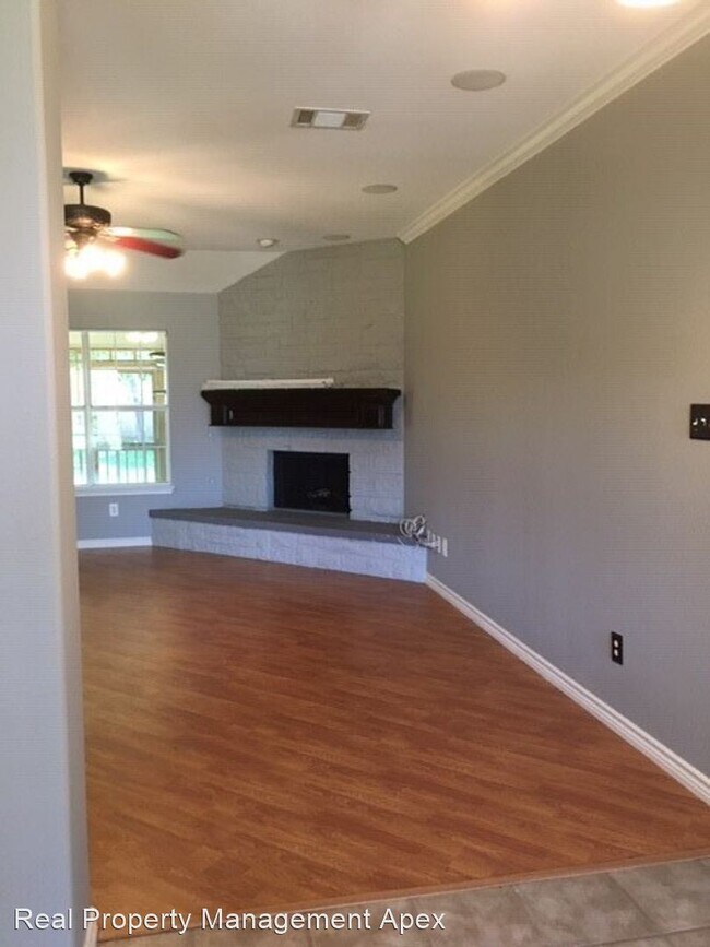 Building Photo - 3 br, 2 bath House - 214 Sundance Dr