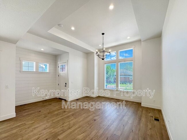 Building Photo - 2985 W Hidden Springs Dr