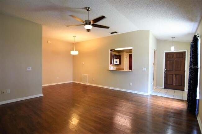 Building Photo - 1036 Royal Oaks Dr
