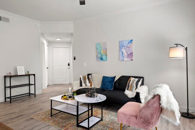 Building Photo - 875 W Pecos Rd