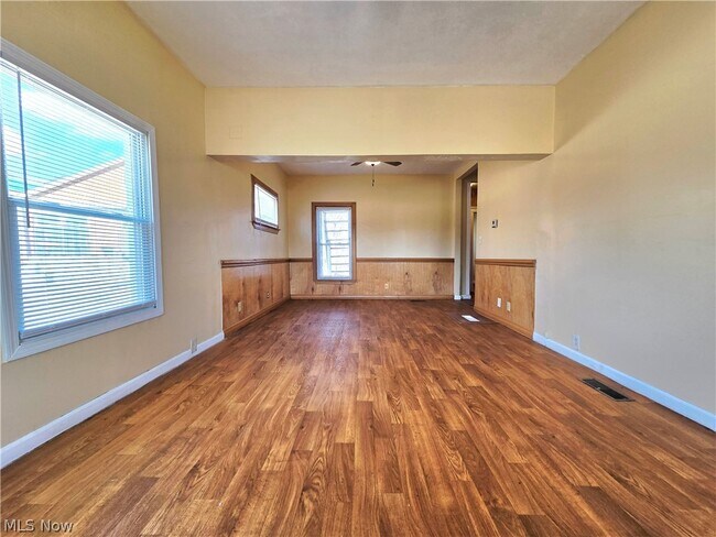 Foto del edificio - 110 Bell Ave