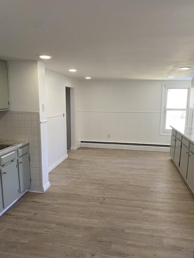Foto del edificio - 652 Longmeadow Rd