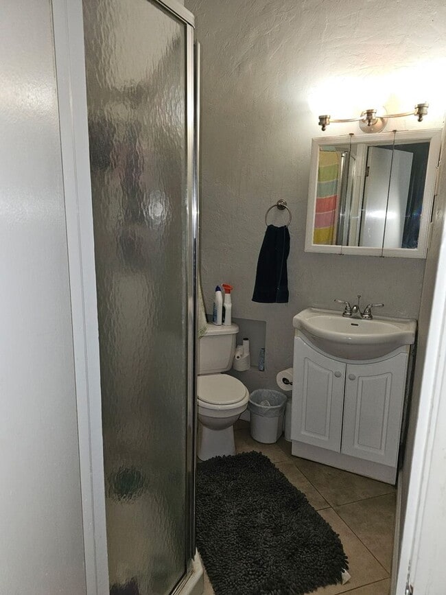 Foto del edificio - Furnished Studio with Carport & Storage - ...
