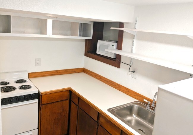 Kitchen - 3903 Meridian Ave N