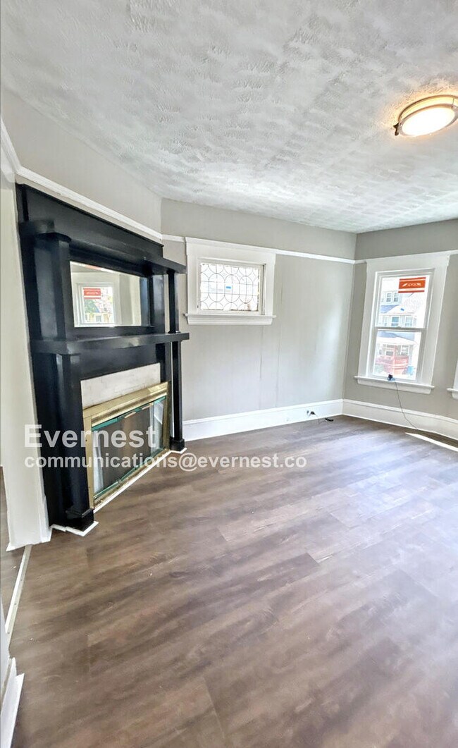 Foto del edificio - 2216 E 82nd St