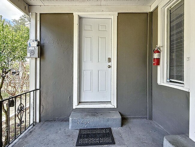 Foto del edificio - 618 17th Ave S