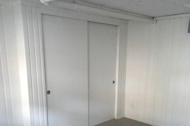 Tons of Closets and storage - 2224 W Argyle St